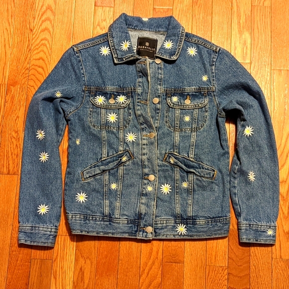 bagatelle Jackets & Blazers - Bagatelle Daisy Denim Jean Trucker Jacket Small